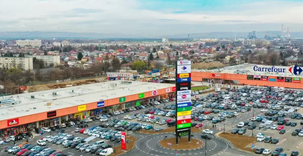 AFI cumpără șase centre comerciale din România pentru 200 de milioane de euro