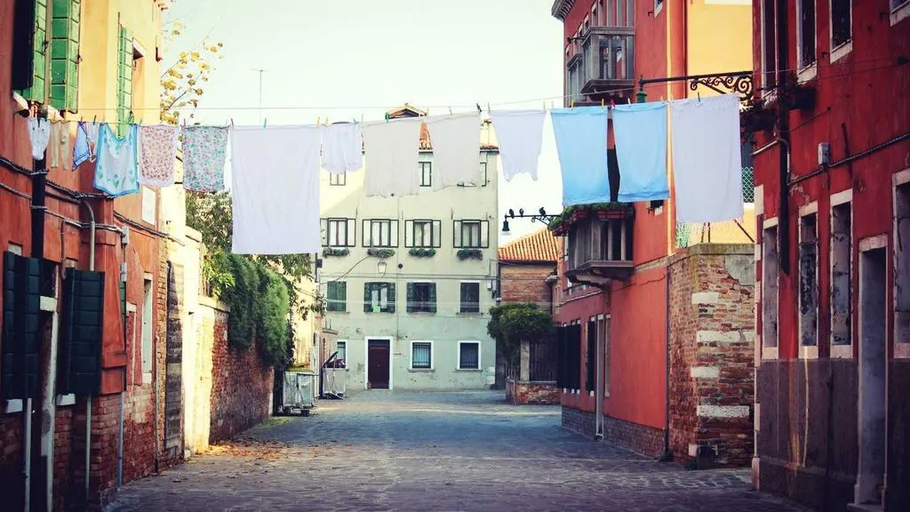Plafonierele bucătăriei primesc o makeover colorat, mai mult decât doar alb