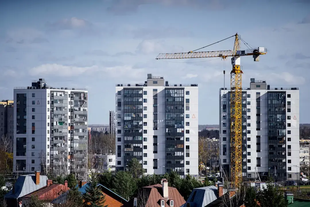 Provocările construirii locuințelor accesibile astăzi