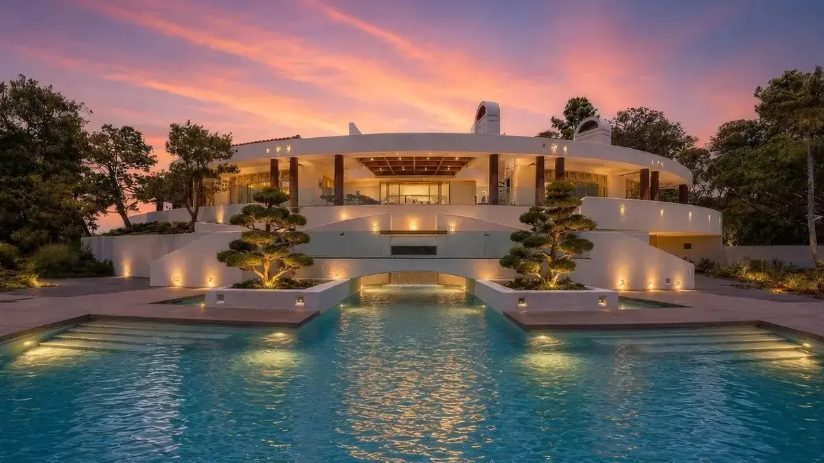 Rancho Santa Fe, renovat cu 2 milioane de dolari, impresionează cu teren de tenis roz flamboyant