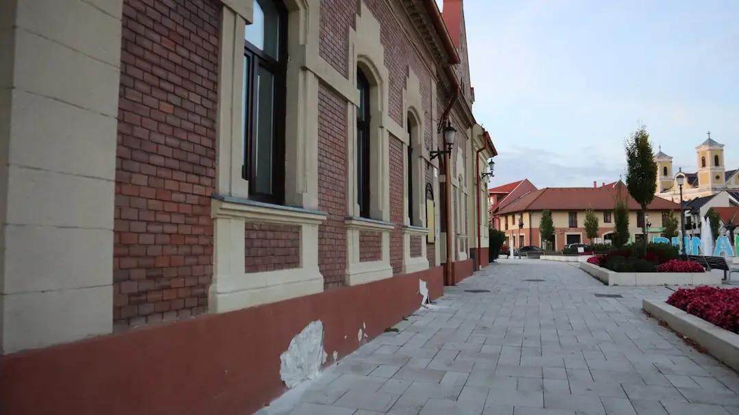 Rulouri exterioare pentru ferestrele expuse la soare, vânt și zgomot