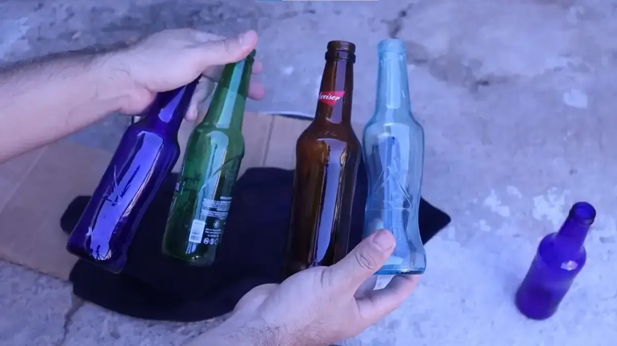 Transformă sticlele vechi în pavele personalizate pentru curtea ta și protejează mediul!