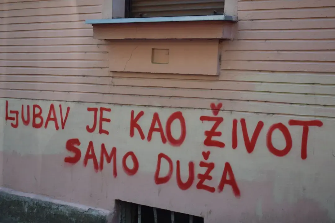 Vânzările de case noi au fost sporită de casele existente limitate