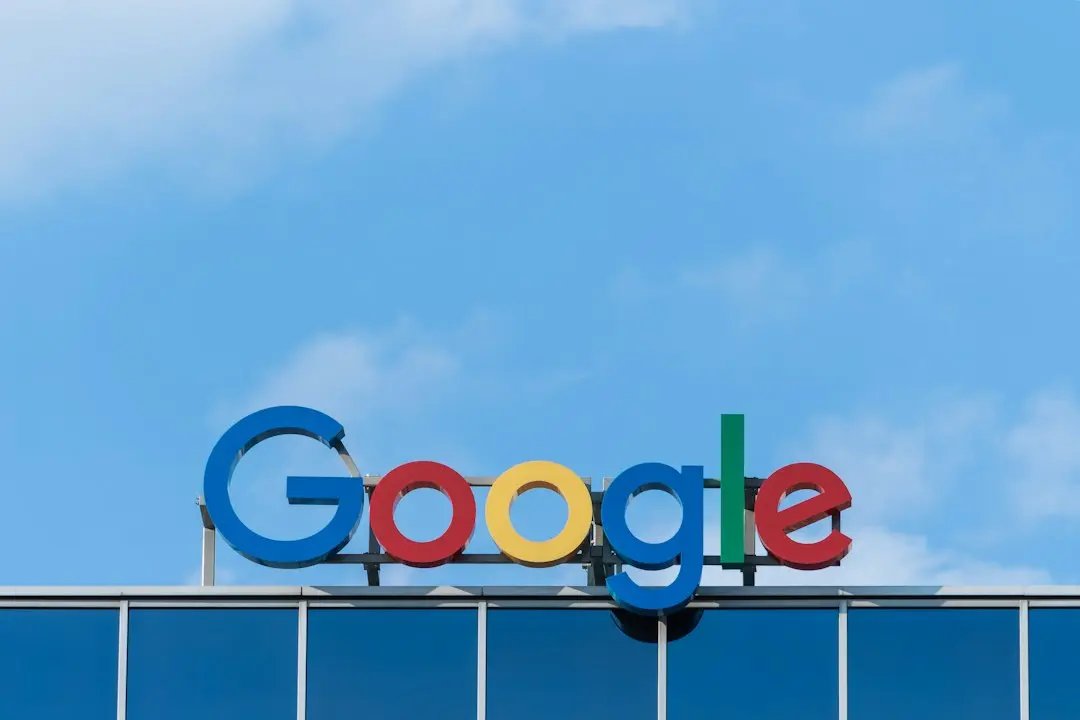 Google schimbă regulile jocului: Cum monitorizezi vizibilitatea în era căutărilor vizuale și AI