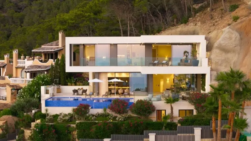 Refugiu de 13,5 milioane de dolari: O vilă spectaculoasă în inima Mallorcăi